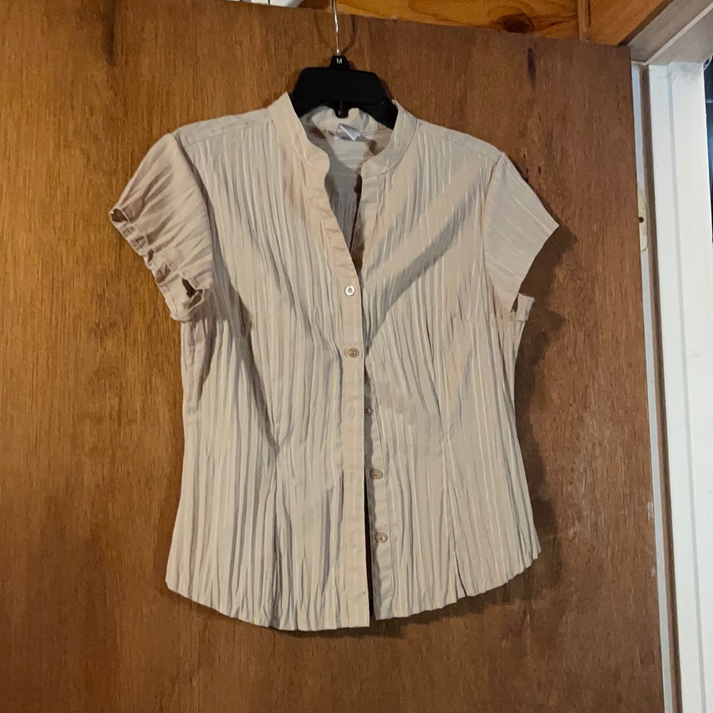 Pleated top gently used